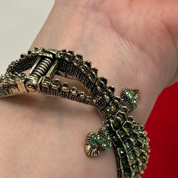 Vintage Kenneth Jay Lane Green Crystal Alligator Reptile Bracelet - Picture 6 of 7